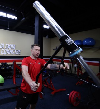 «Авангард» возобновил тренировки. Первое занятие по катанию