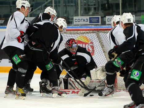 Тренировка "Авангарда" перед первым выездом сезона