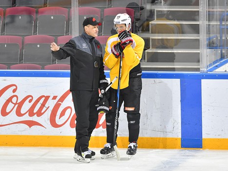 Раскатка "Авангарда" перед выездным матчем с "Металлургом" Мг