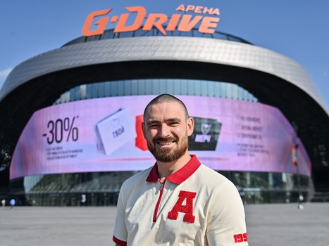 Артём Блажиевский прилетел в Омск