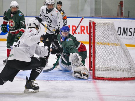 Четвертьфиналы Первенства ЮХЛ в Омске