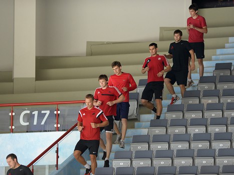 Первая тренировка "Авангарда" на льду