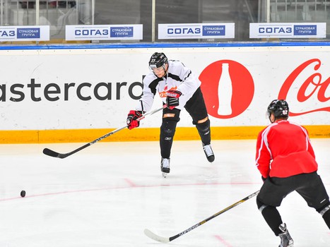 "Авангард" возобновил тренировки