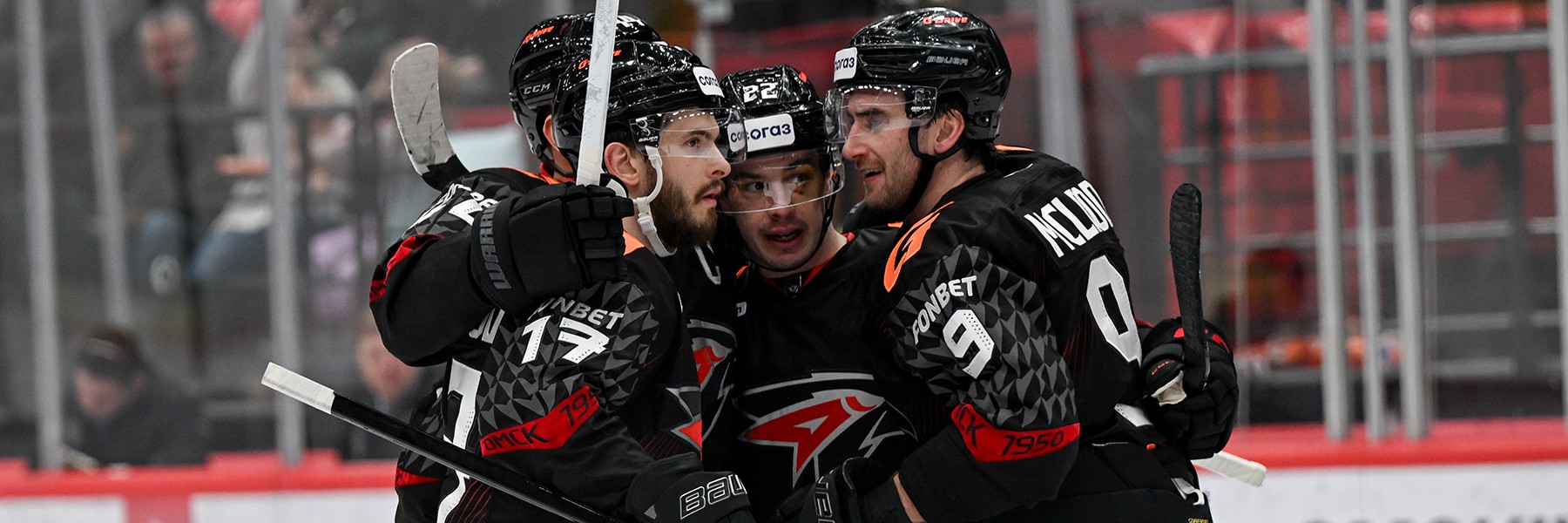 БИТВА ЛИДЕРОВ ВОСТОКА | Победная раздевалка «Авангарда» после матча с «Металлургом» (ВИДЕО)