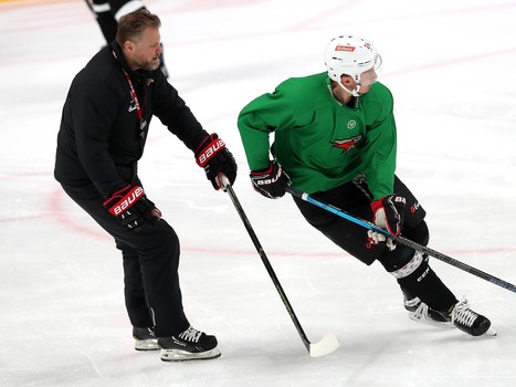 «Авангард» возобновил тренировки. Первое занятие по катанию