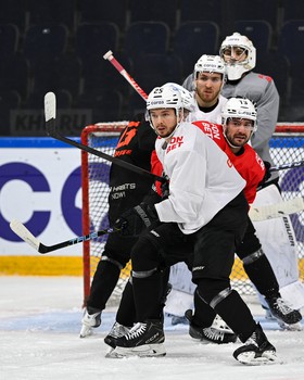 Тренировка «Авангарда» перед матчем в Уфе