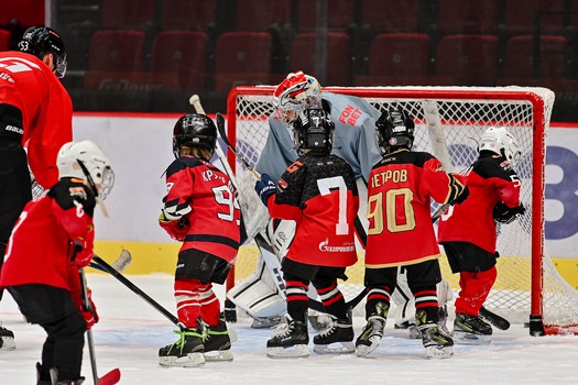 Тренировка воспитанников Хоккейной Академии «Авангард» 2019 года рождения на G-Drive Арене