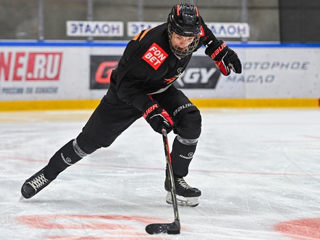 Глеб Трикозов и Михаил Гуляев тренируются с «Авангардом»