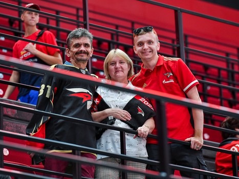 Первая официальная игра на G-Drive Арене: «Омские Ястребы» – «Сибирские Снайперы»