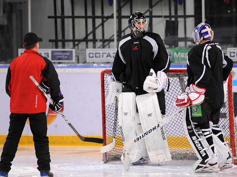 Первая тренировка Хенрика Карлссона в "Авангарде"