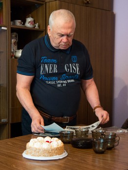 "Омские Ястребы" в гостях у ветеранов омского хоккея