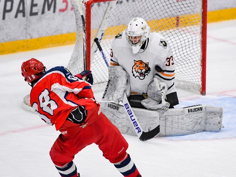 Третий игровой день финала Первенства ЮХЛ в Омске