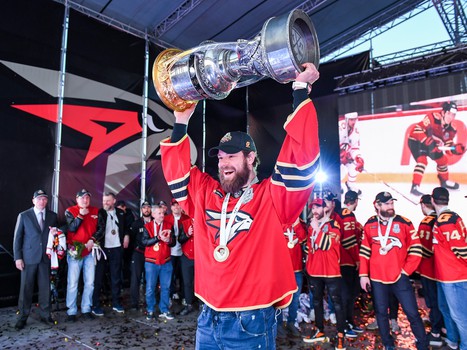 «Авангард» привёз Кубок Гагарина в Омск!
