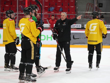 Тренировка «Авангарда» во время паузы в чемпионате