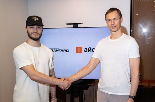 Договорённость о продлении контракта и автограф-сессия Семёна Чистякова в «Айсорс»