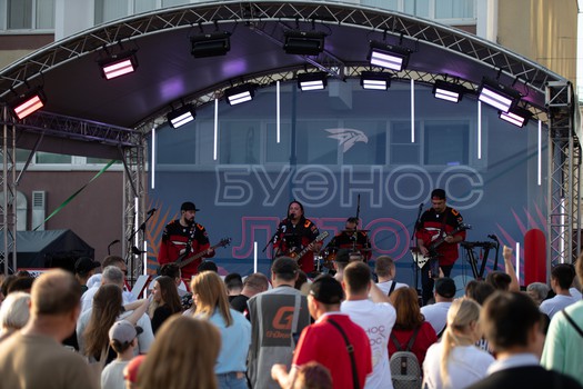 Дмитрий Рашевский в Омске на вечеринке Буэнос Летос