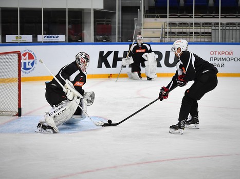Тренировка "Авангарда" во Владивостоке перед матчем с "Адмиралом"