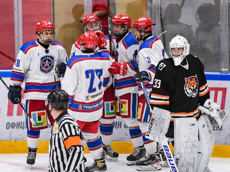 Пятый игровой день финала Первенства ЮХЛ в Омске