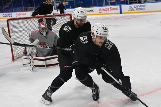 Тренировка «Авангарда» перед матчем в Уфе