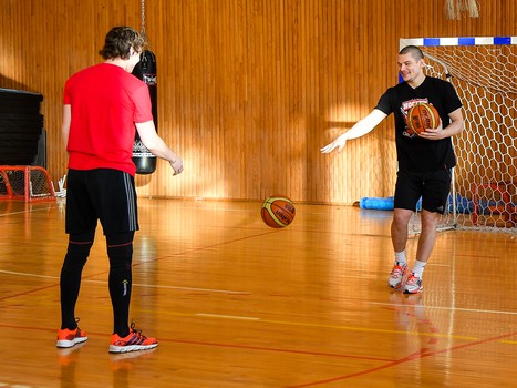 Рождественские игры "Авангарда": Мартынов vs Осипов