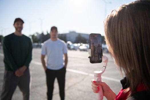 Джозеф Чеккони и Эндрю Потуральски прилетели в Омск