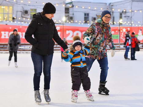 Выходные с «Авангардом» на городском катке на Бударина
