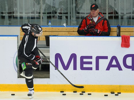 Раскатка "Авангарда" перед матчем с "Нефтехимиком" 1 ноября 2013