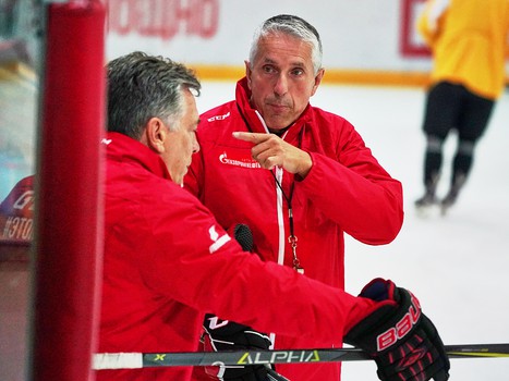 Первая тренировка Боба Хартли с "Авангардом"