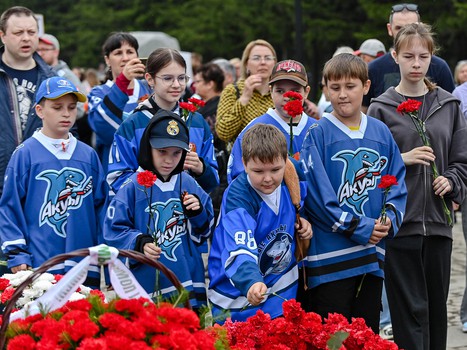 Возложение цветов в Парке Победы