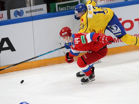 Семёнов и Войнов в матче сборной России против Швеции на Кубке 1 канала