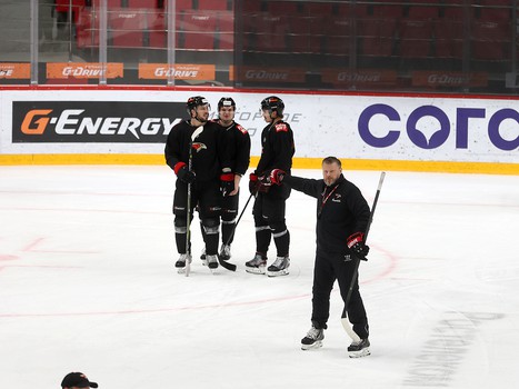 Тренировка «Авангарда» во время паузы в чемпионате