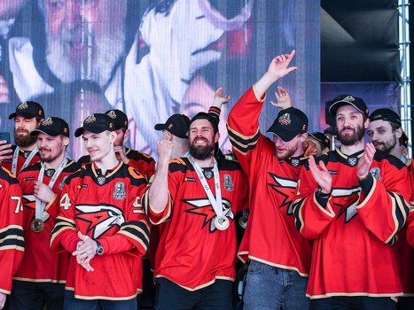 «Авангард» привёз Кубок Гагарина в Омск!