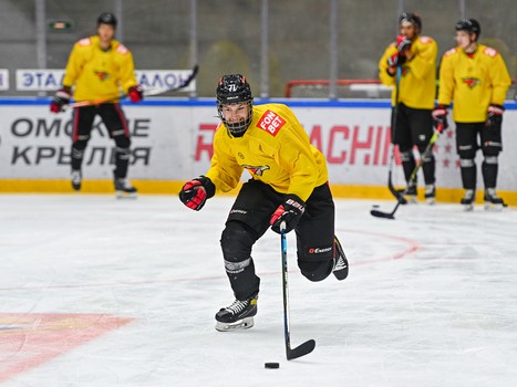 Глеб Трикозов и Михаил Гуляев тренируются с «Авангардом»