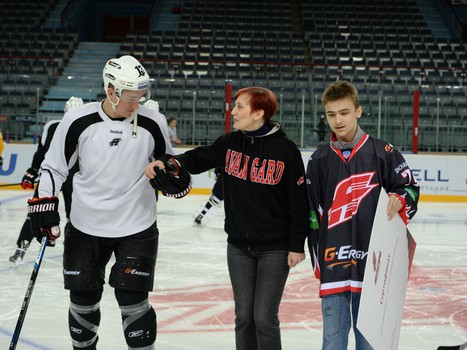 Мечты сбываются! Победитель аукциона на фестивале "Территория Авангарда" сфотографировался с командой