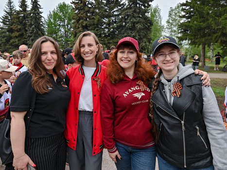 Возложение цветов в Парке Победы
