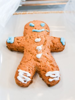 Подарки команде от Клуба юного болельщика "Авангарда"