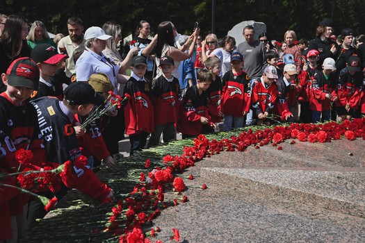 Возложение цветов в Парке Победы