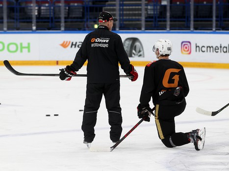 Тренировка «Авангарда» перед матчем в Магнитогорске