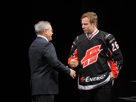 Презентация игроков и тренеров хоккейной команды "Авангард" перед сезоном КХЛ-2014/15