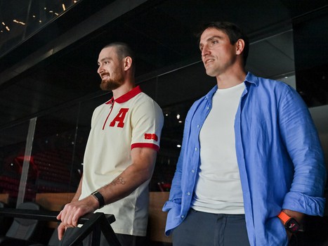 Артём Блажиевский прилетел в Омск