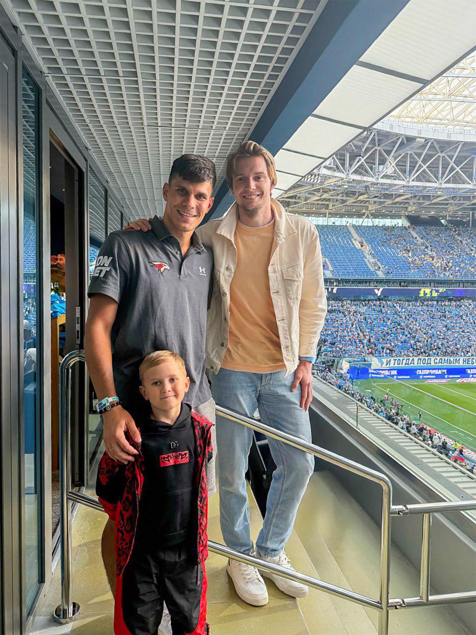 ⚽️никита серебряков с семьёй на матче «зенит» — «рубин