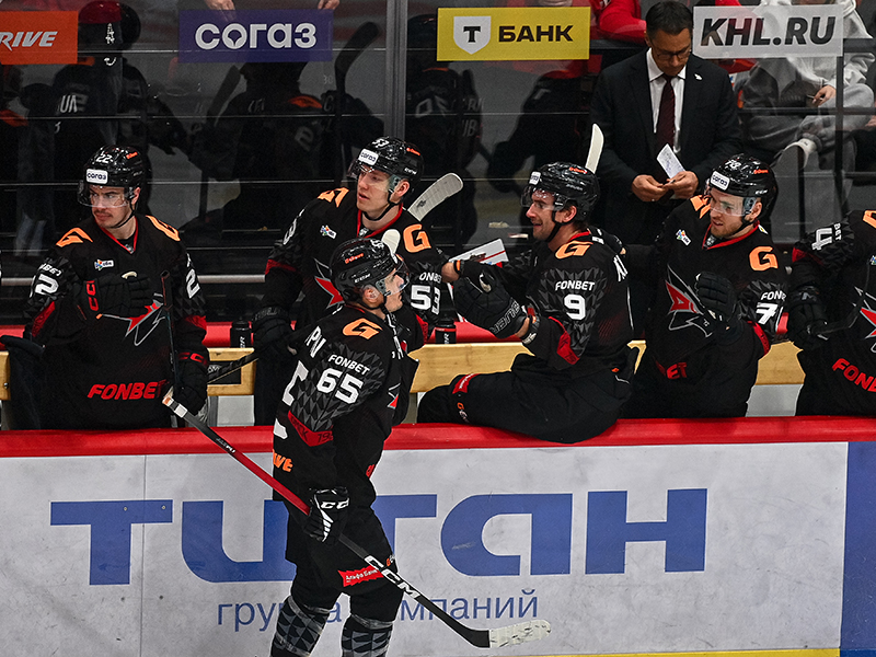 НУЖНО ОСТАВАТЬСЯ НАЧЕКУ | Победная раздевалка «Авангарда» после матча с «Адмиралом»