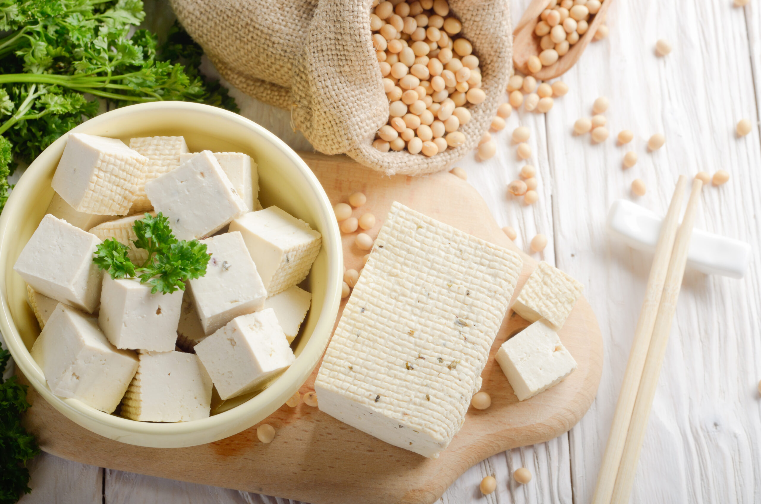 Сыр тофу из чего делают польза. Тофу соевый. Тофу Япония. Соевый творог тофу. Тофу Полотняный.